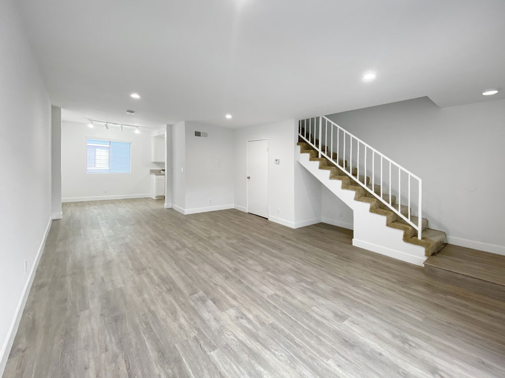 Picture of example furnished common area living room and kitchen